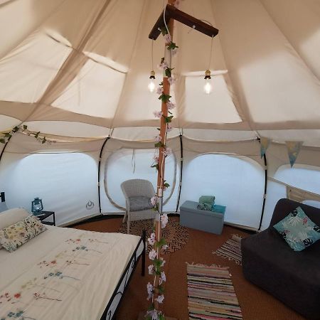 Glamping La Petite Lande Hotel Thiviers ภายนอก รูปภาพ