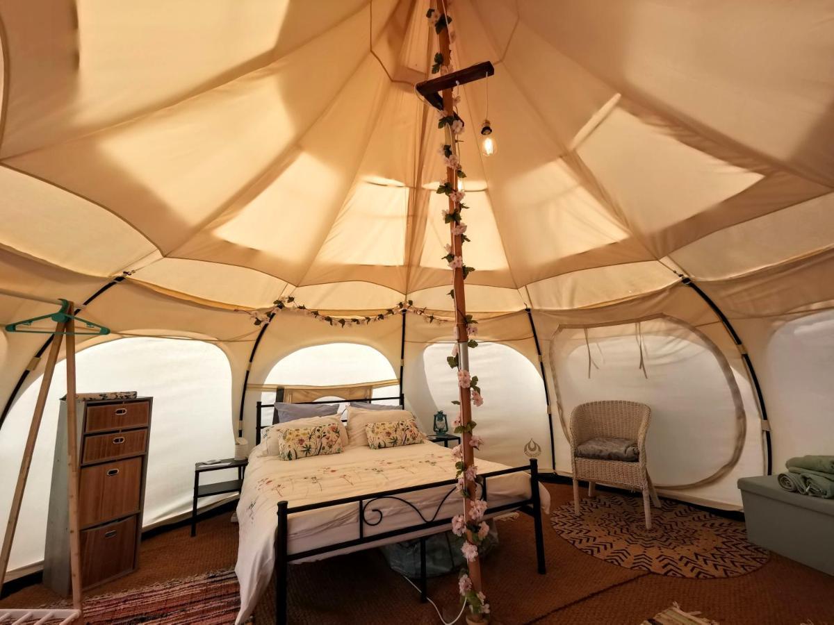 Glamping La Petite Lande Hotel Thiviers ภายนอก รูปภาพ