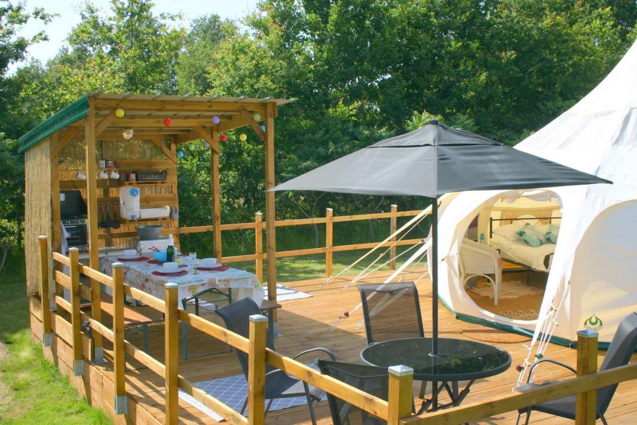 Glamping La Petite Lande Hotel Thiviers ภายนอก รูปภาพ