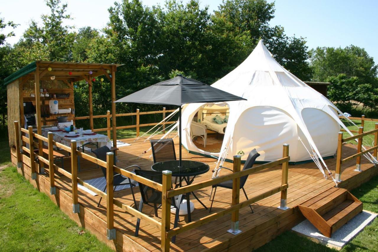 Glamping La Petite Lande Hotel Thiviers ภายนอก รูปภาพ