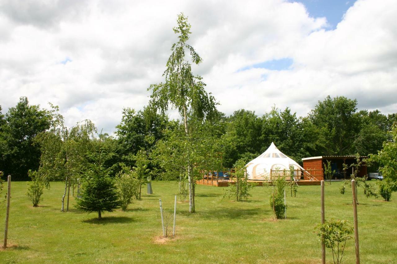 Glamping La Petite Lande Hotel Thiviers ภายนอก รูปภาพ