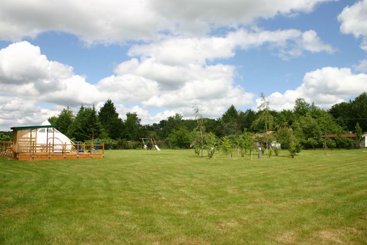 Glamping La Petite Lande Hotel Thiviers ภายนอก รูปภาพ