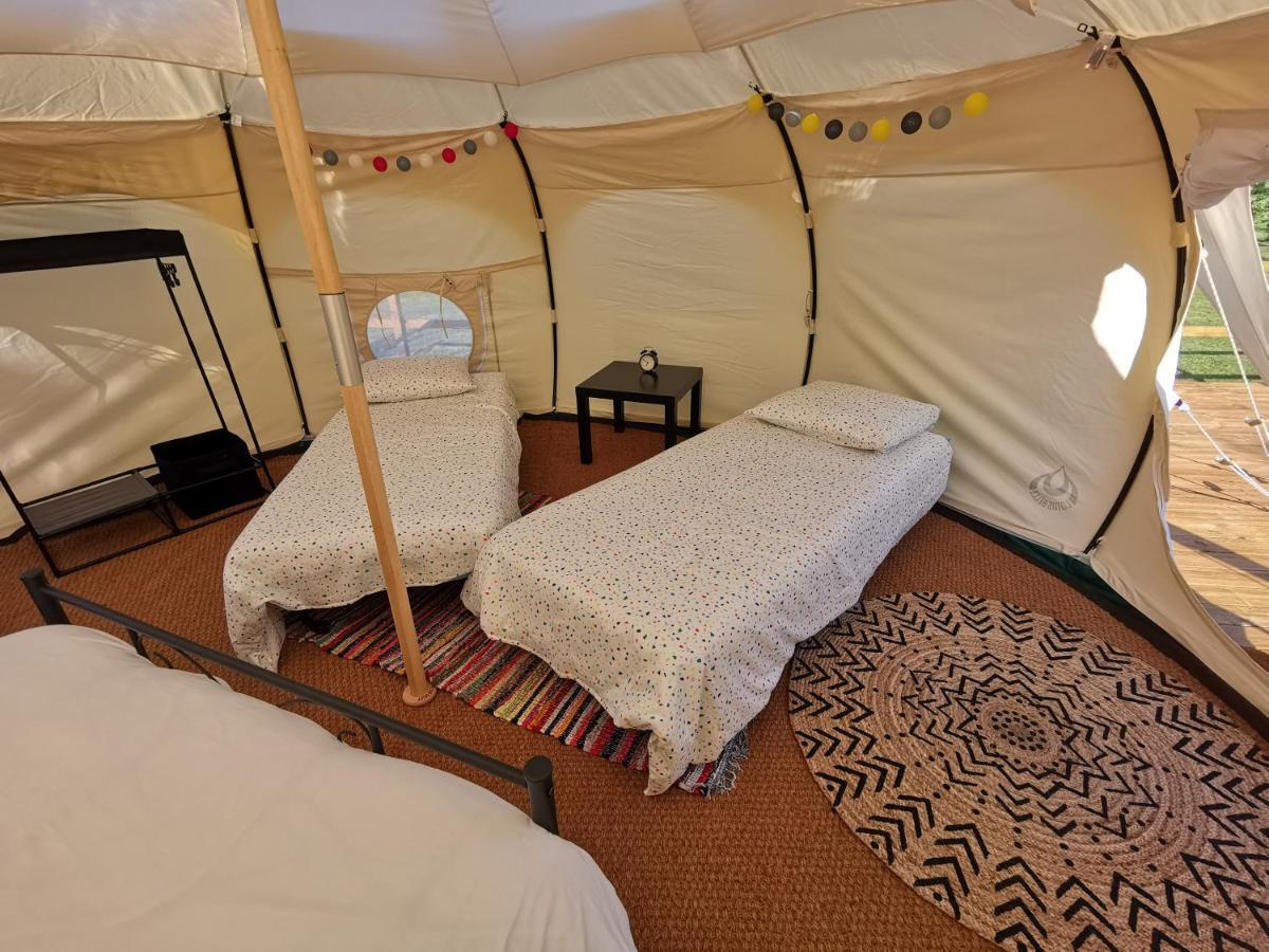 Glamping La Petite Lande Hotel Thiviers ภายนอก รูปภาพ